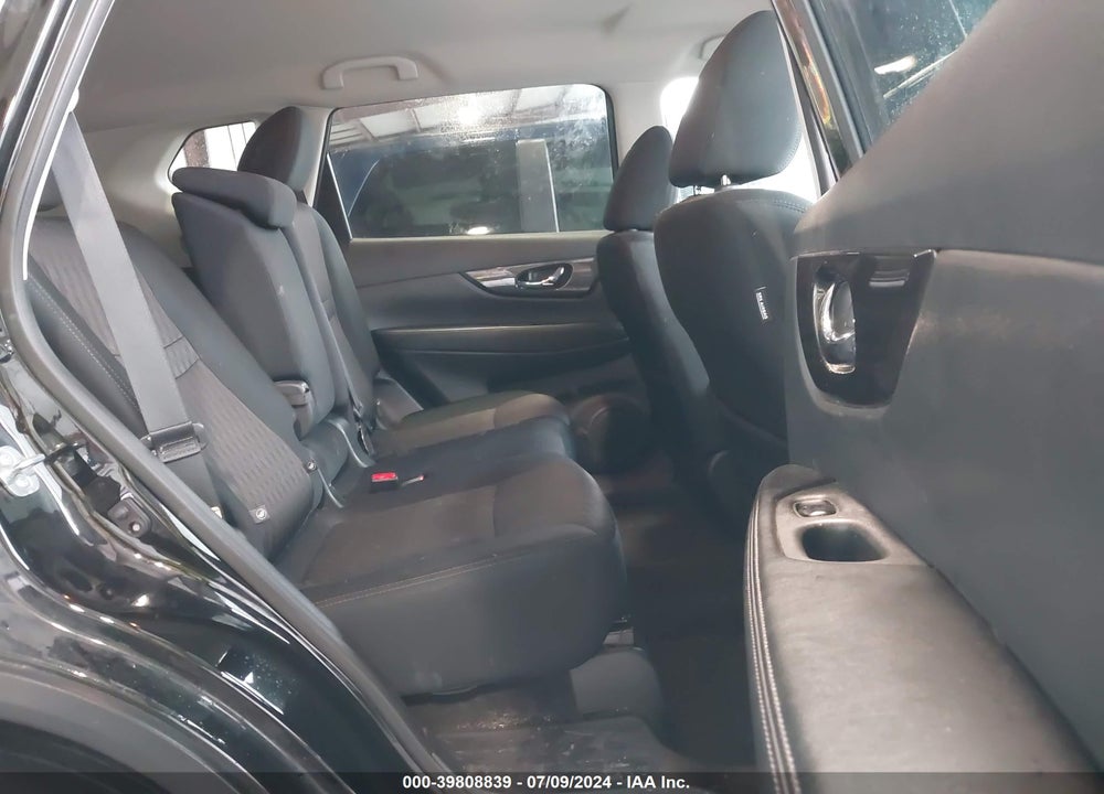 2018 NISSAN ROGUE SV VIN: 5N1AT2MT0JC832560