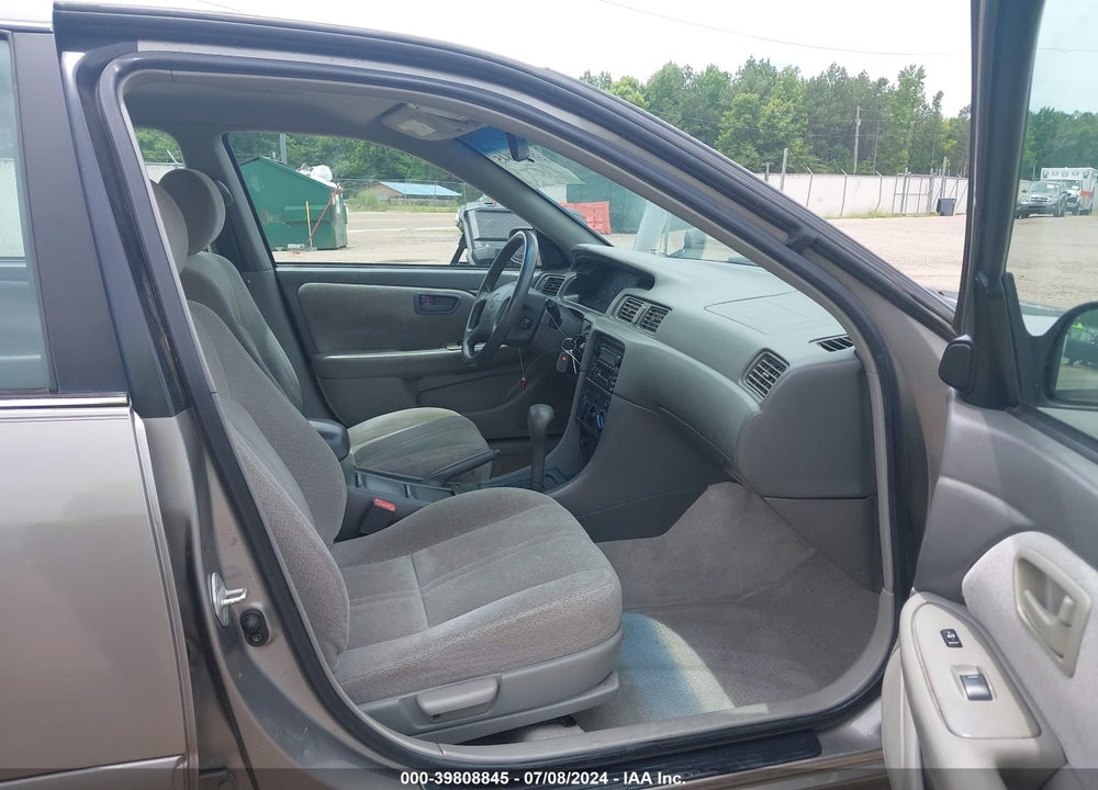 2001 TOYOTA CAMRY LE VIN: 4T1BG22K71U062967