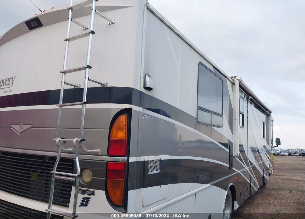 2003 FREIGHTLINER CHASSIS X LINE MOTOR HOME VIN: 4UZAAHAKX3CL89566