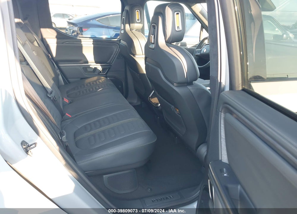 2023 RIVIAN R1T ADVENTURE/ADVENTURE DUAL MOTOR LARGE PACK/ADVENTURE DUAL MOTOR MAX PACK VIN: 7FCTGBAA7PN025576