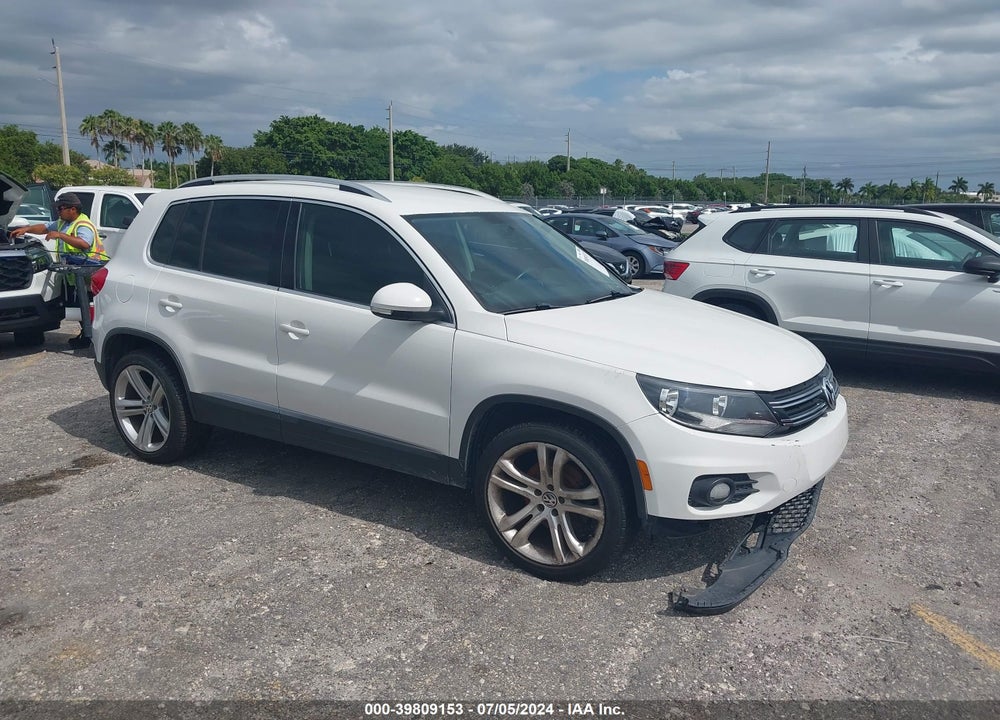 2013 VOLKSWAGEN TIGUAN SE VIN: WVGBV7AX1DW537974