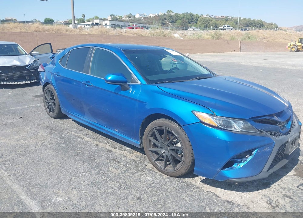 2018 TOYOTA CAMRY SE VIN: 4T1B11HKXJU153265