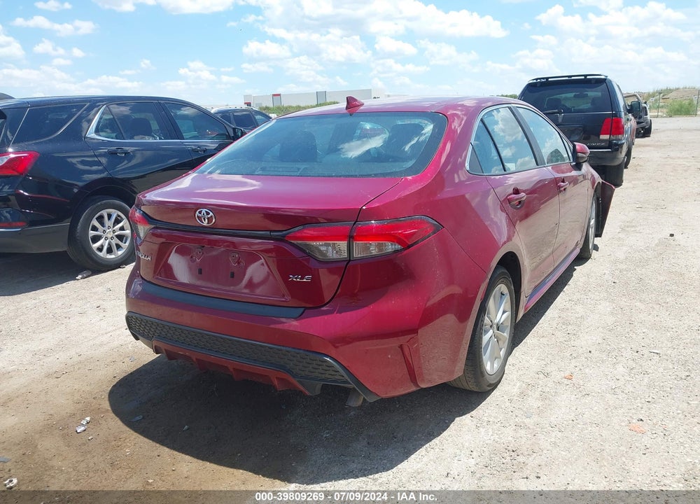 2022 TOYOTA COROLLA XLE VIN: 5YFFPMAE7NP315995