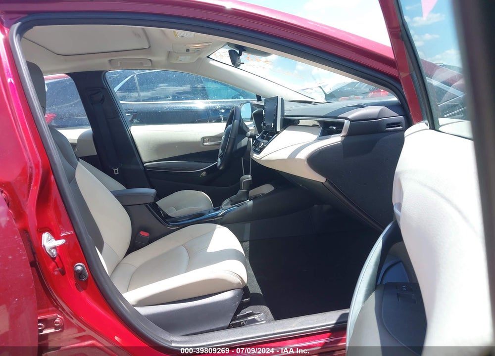 2022 TOYOTA COROLLA XLE VIN: 5YFFPMAE7NP315995