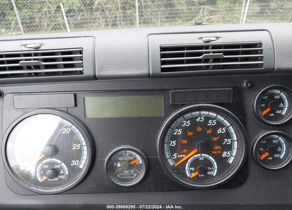 2018 FREIGHTLINER CASCADIA 113 VIN: 3AKJGHDV1JSJT1763