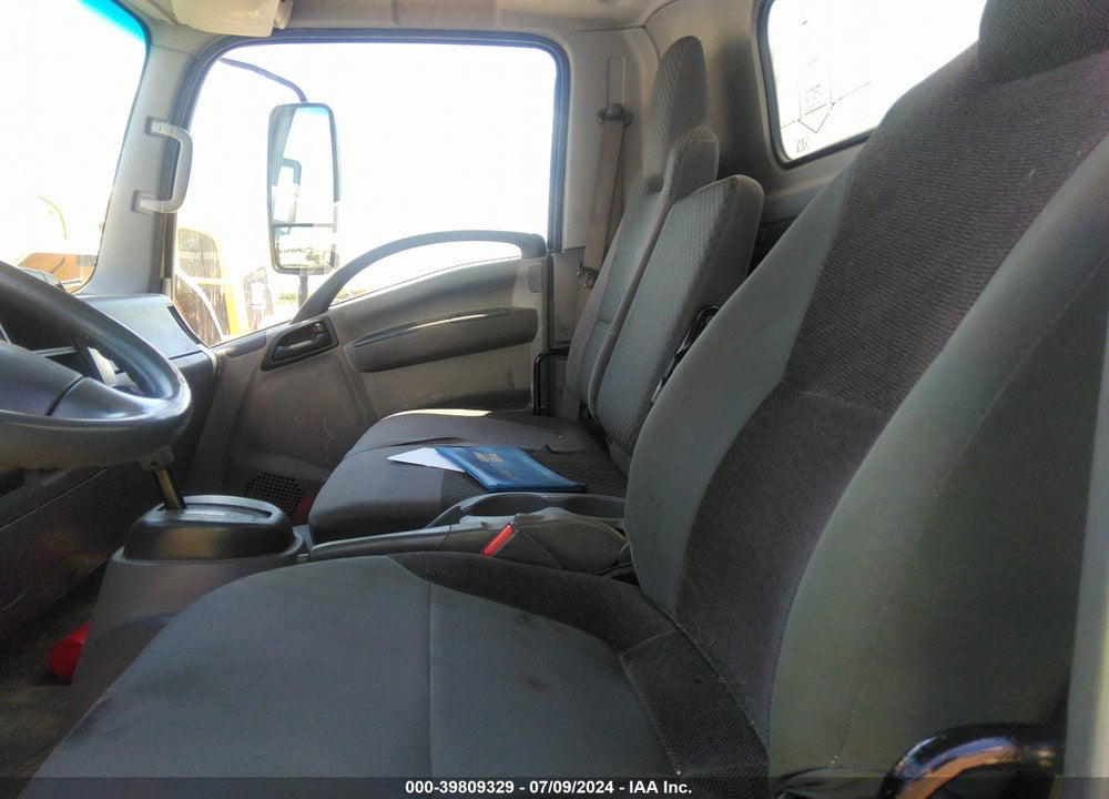 2015 ISUZU NPR DSL REG AT VIN: JALC4W169F7000861