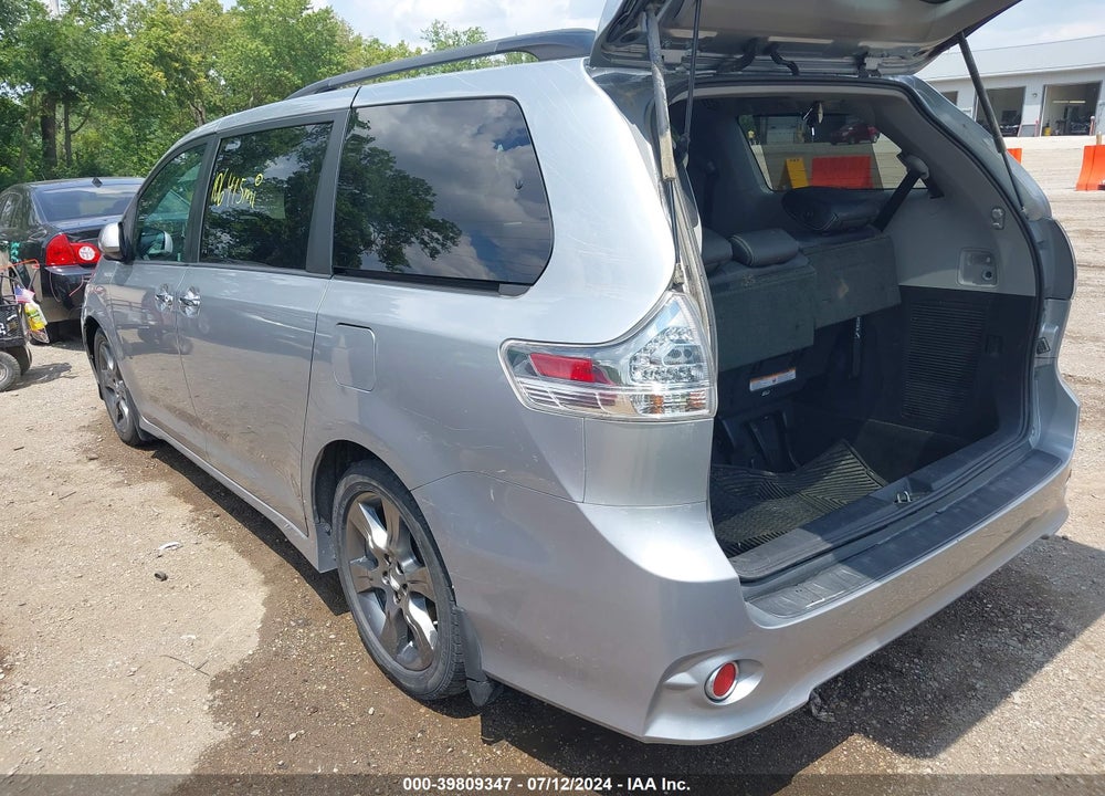 2016 TOYOTA SIENNA SE 8 PASSENGER VIN: 5TDXK3DC5GS707763