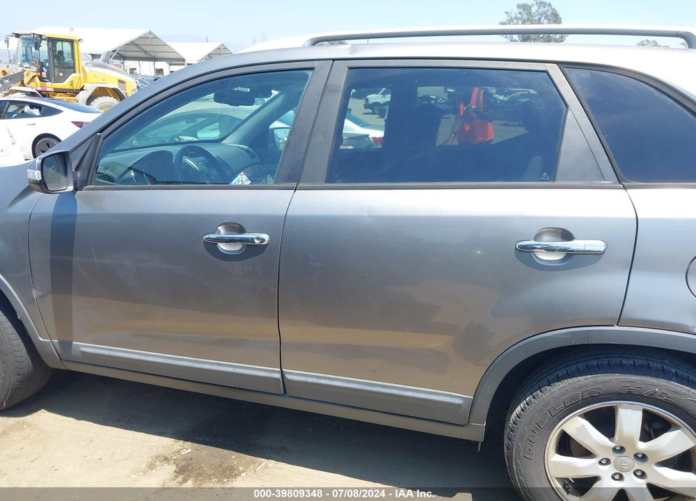 2013 KIA SORENTO VIN: 5XYKT3A64DG315761