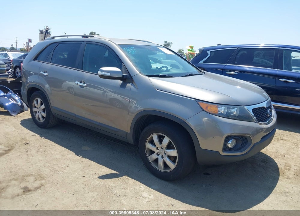 2013 KIA SORENTO VIN: 5XYKT3A64DG315761