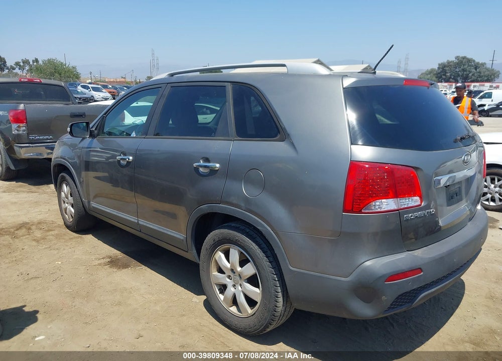 2013 KIA SORENTO VIN: 5XYKT3A64DG315761