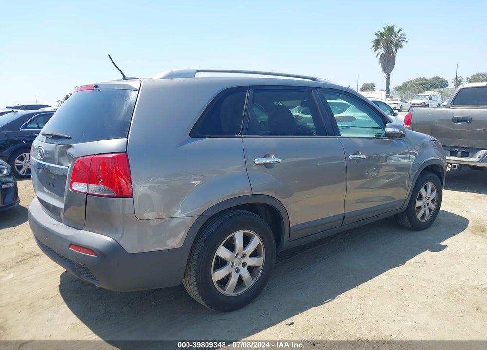 2013 KIA SORENTO VIN: 5XYKT3A64DG315761