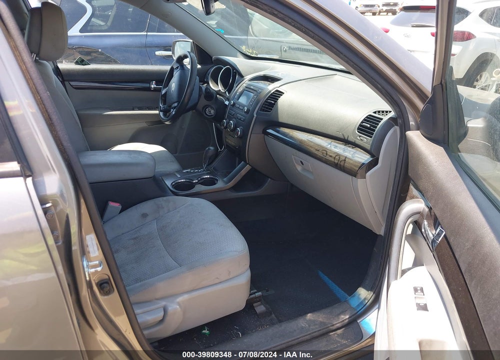 2013 KIA SORENTO VIN: 5XYKT3A64DG315761
