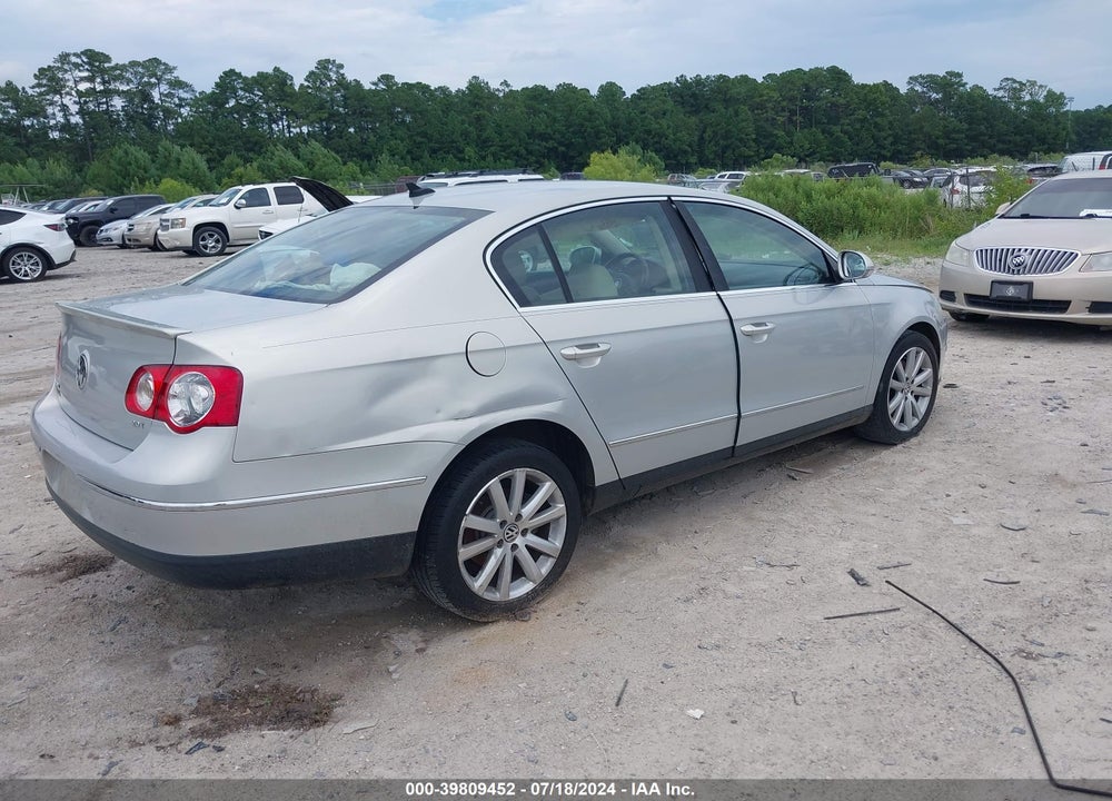 2010 VOLKSWAGEN PASSAT KOMFORT VIN: WVWJK7AN0AE062259