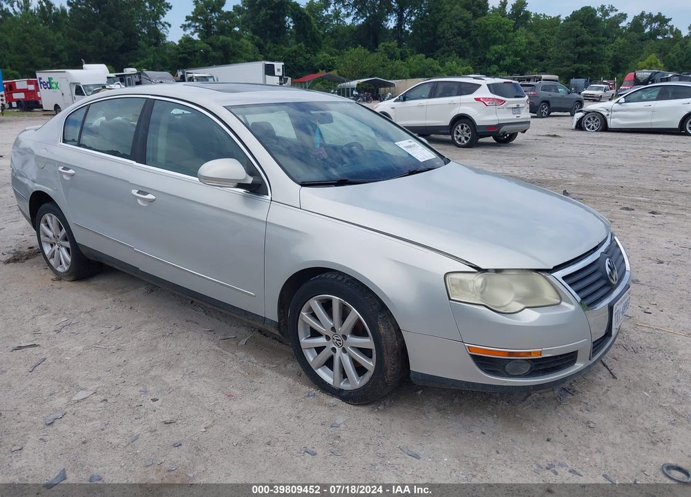 2010 VOLKSWAGEN PASSAT KOMFORT VIN: WVWJK7AN0AE062259