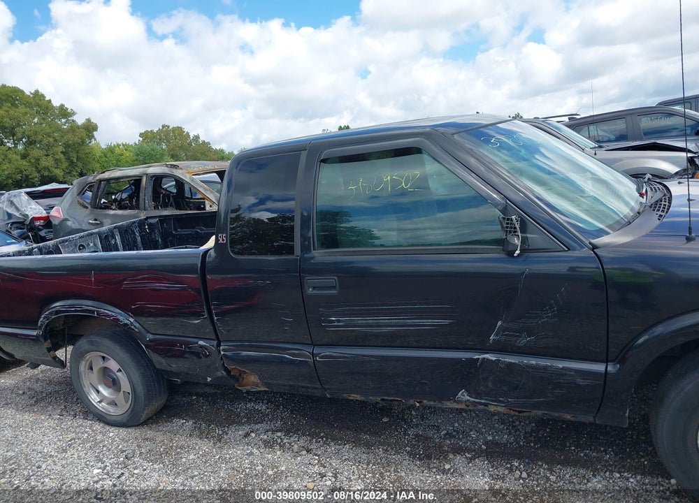 2001 GMC SONOMA SLS VIN: 1GTCS19W118173985