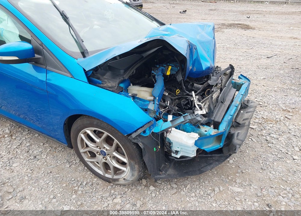 2015 FORD FOCUS SE VIN: 1FADP3F27FL217081