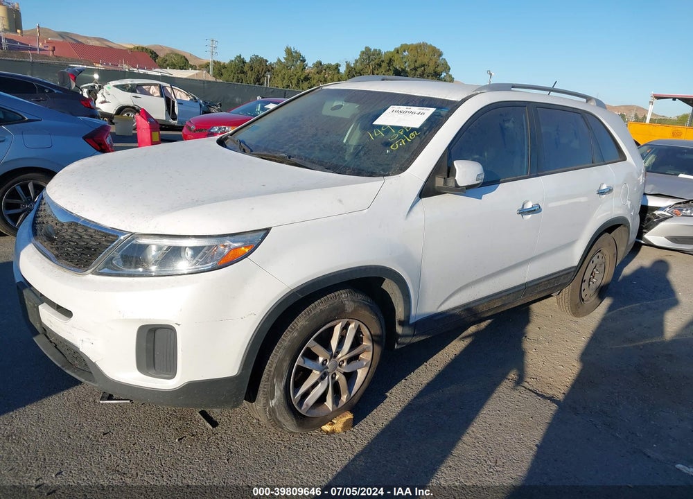 2014 KIA SORENTO LX V6 VIN: 5XYKT4A74EG520691