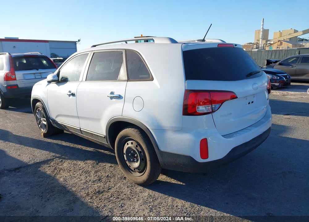 2014 KIA SORENTO LX V6 VIN: 5XYKT4A74EG520691
