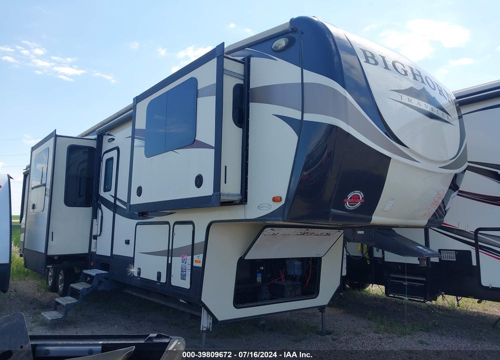 2018 HEARTLAND RV BIG HORN 39FL VIN: 5SFBG4228JE370642