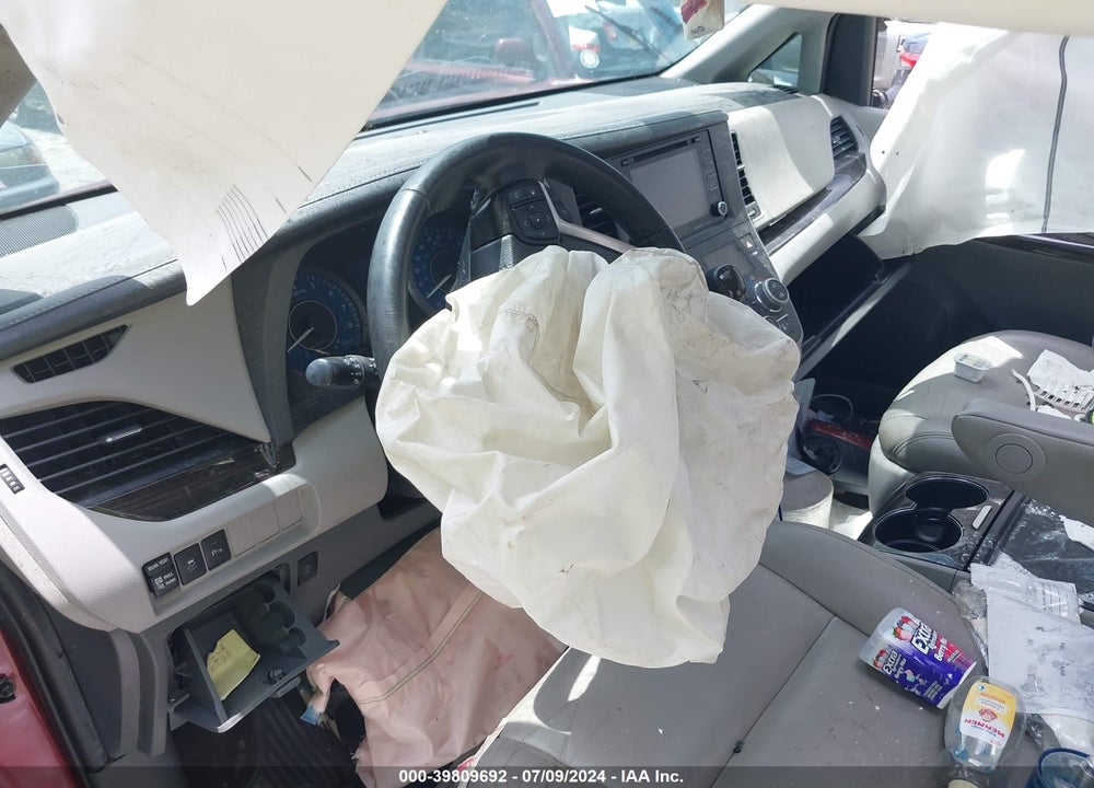 2020 TOYOTA SIENNA XLE VIN: 5TDYZ3DC2LS056036