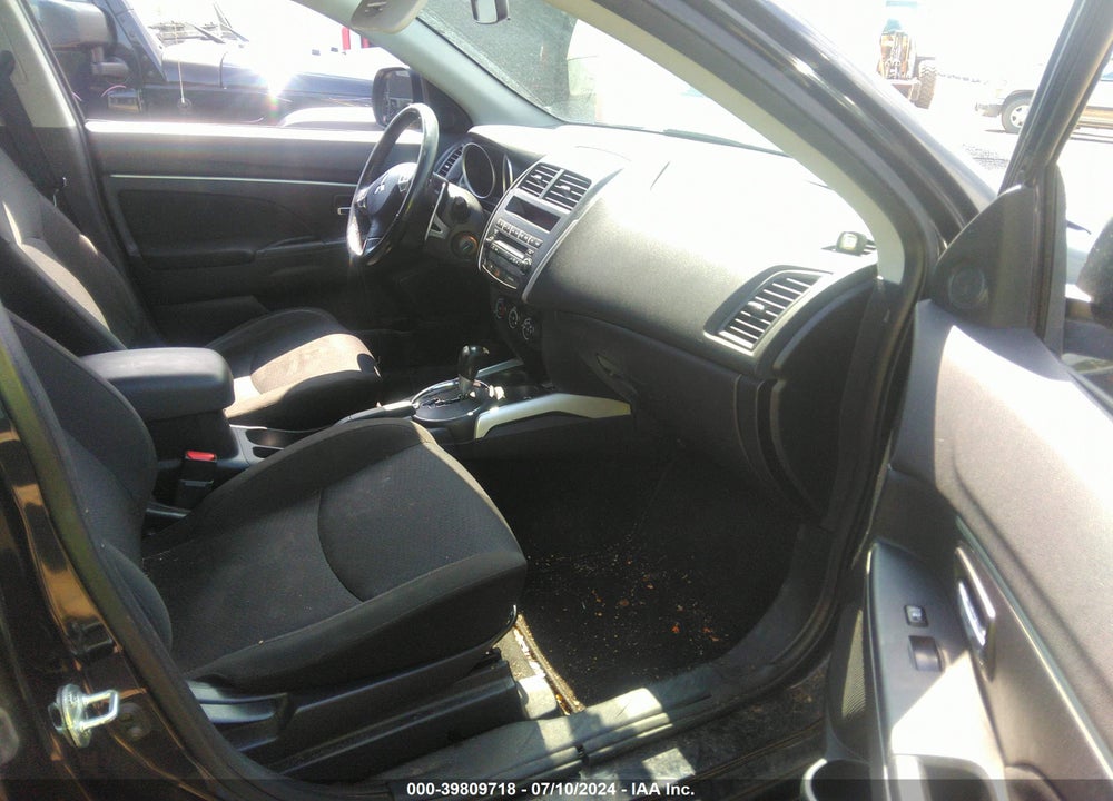 2011 MITSUBISHI OUTLANDER SPORT ES VIN: JA4AP3AU0BZ002262