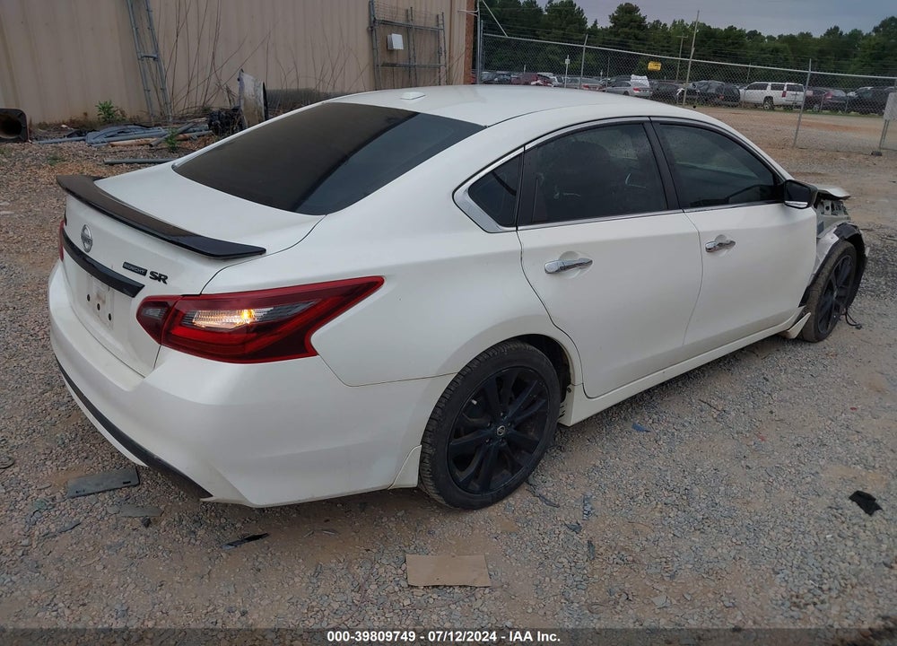 2018 NISSAN ALTIMA 2.5 SR VIN: 1N4AL3AP8JC213132