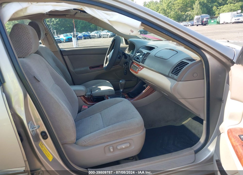 2004 TOYOTA CAMRY XLE VIN: 4T1BE30K34U845612