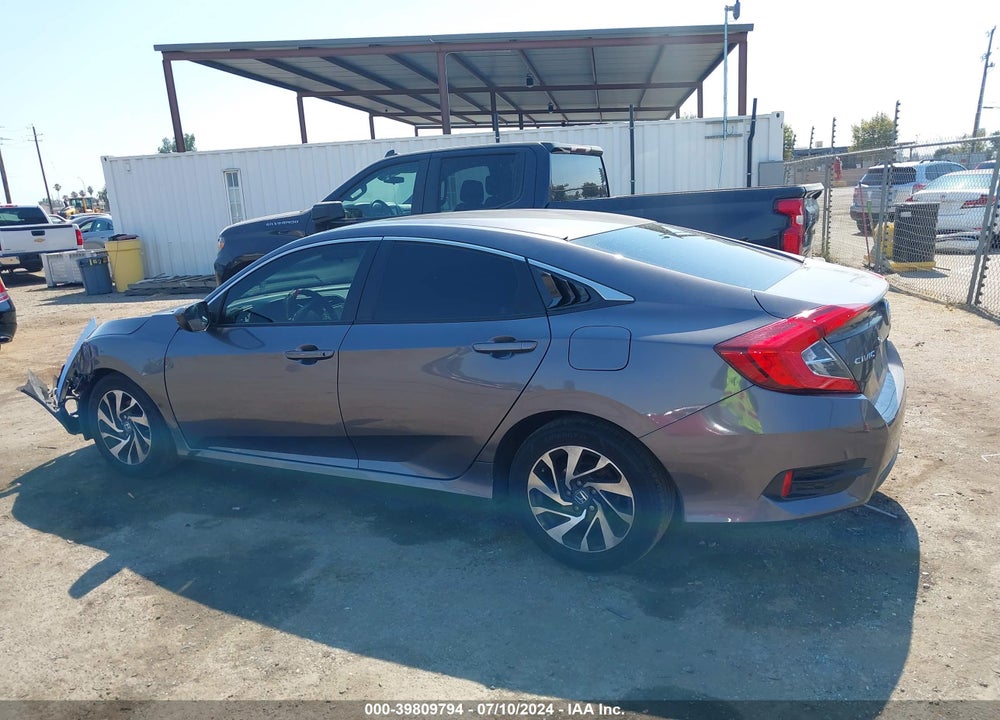 2018 HONDA CIVIC LX VIN: 2HGFC2F5XJH520558
