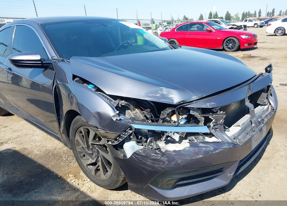 2018 HONDA CIVIC LX VIN: 2HGFC2F5XJH520558