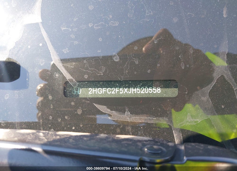 2018 HONDA CIVIC LX VIN: 2HGFC2F5XJH520558