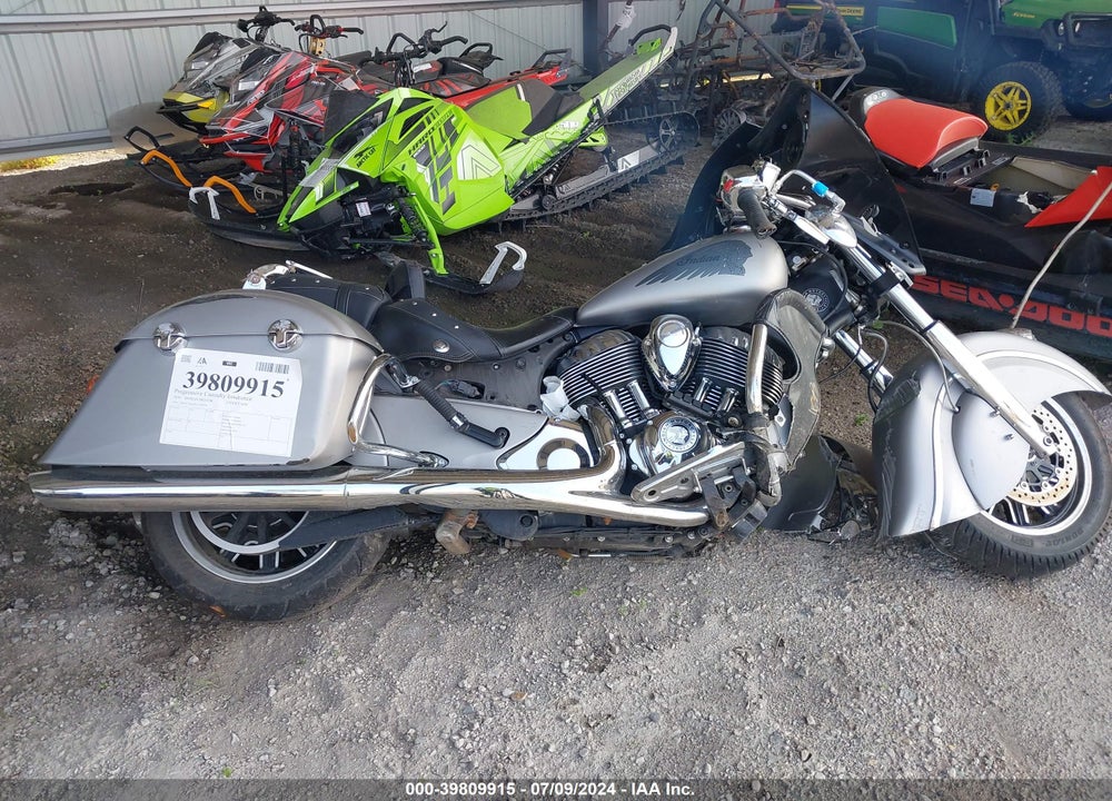 2016 INDIAN MOTORCYCLE CO. CHIEFTAIN VIN: 56KTCAAA5G3333959