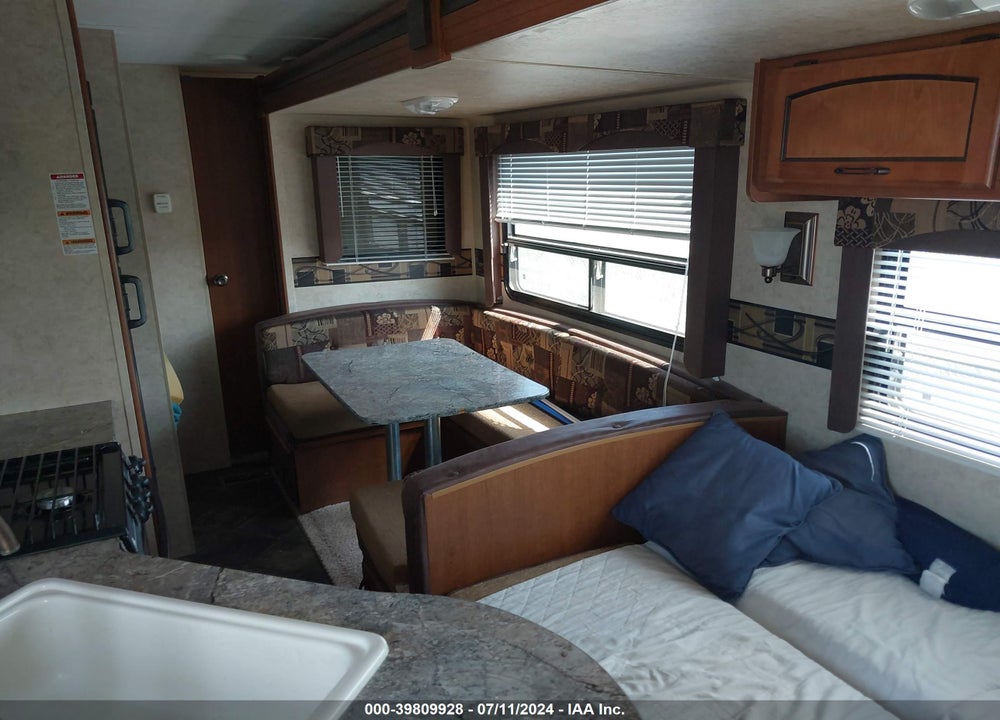2012 SPRINGDALE SUMMERLAND TRAVEL TRAILER VIN: 4YDT26721C3151172