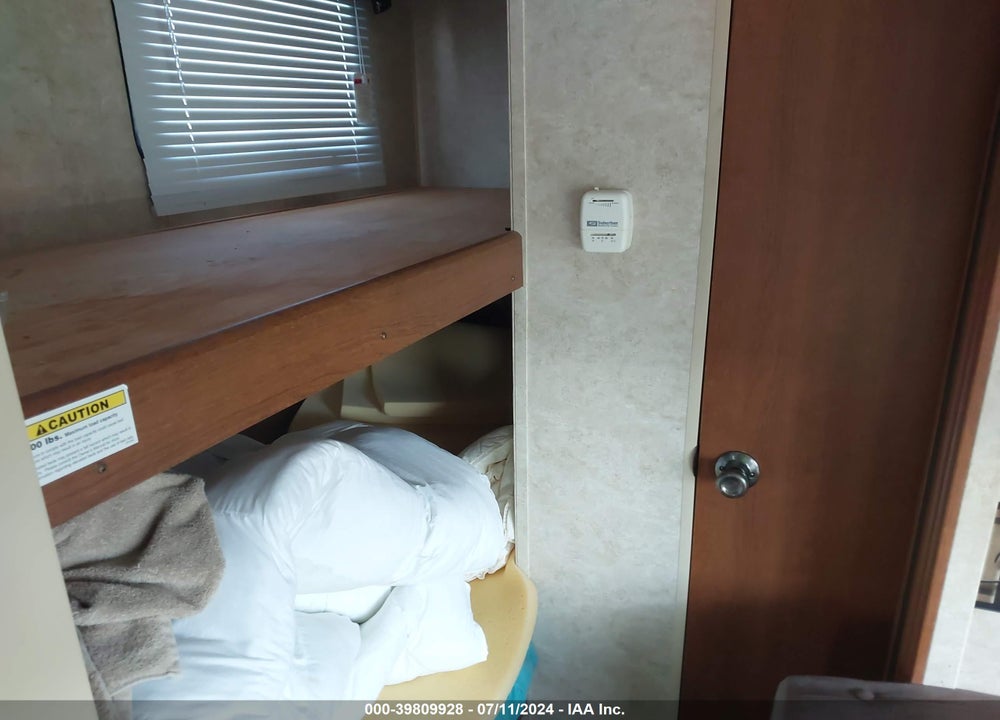 2012 SPRINGDALE SUMMERLAND TRAVEL TRAILER VIN: 4YDT26721C3151172