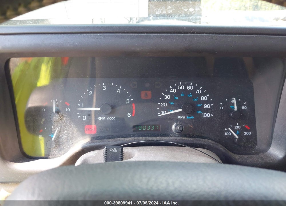 1998 JEEP WRANGLER SAHARA VIN: 1J4FY49S5WP724775