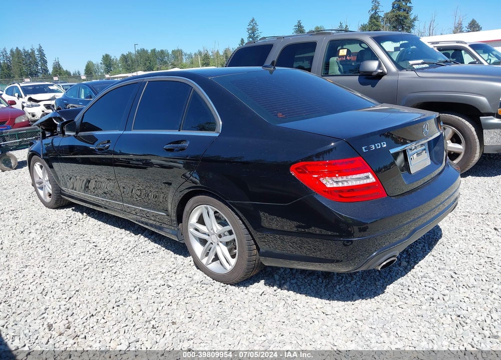 2012 MERCEDES-BENZ C 300 LUXURY 4MATIC/SPORT 4MATIC VIN: WDDGF8BB6CR210702
