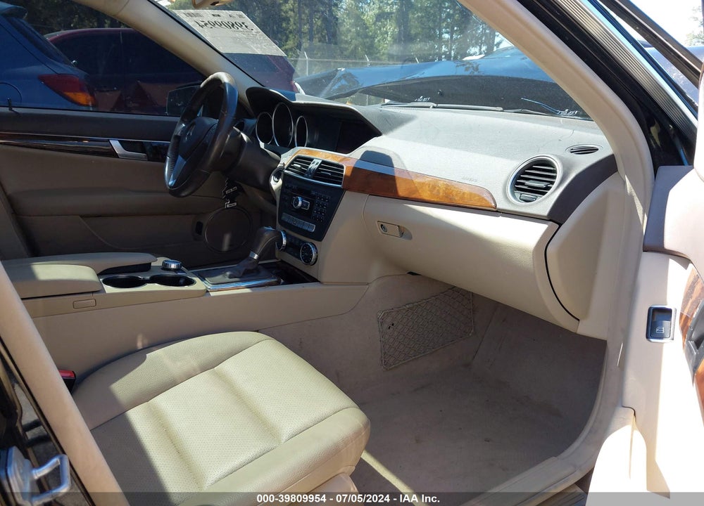 2012 MERCEDES-BENZ C 300 LUXURY 4MATIC/SPORT 4MATIC VIN: WDDGF8BB6CR210702