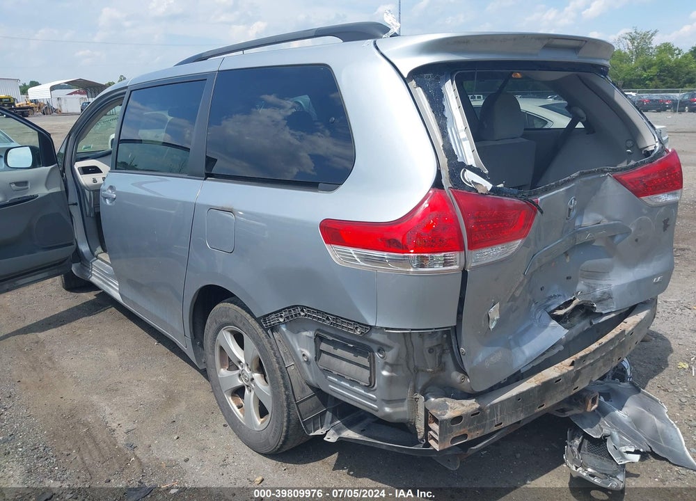 2014 TOYOTA SIENNA LE V6 8 PASSENGER VIN: 5TDKK3DC2ES508807