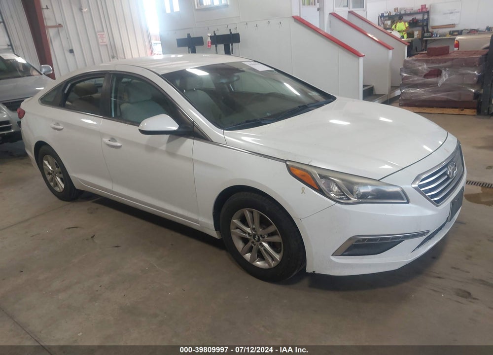 2015 HYUNDAI SONATA SE VIN: 5NPE24AF2FH247476