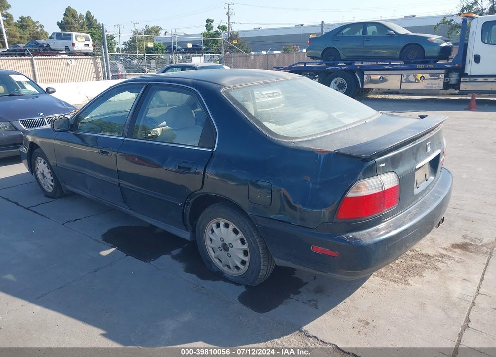 1997 HONDA ACCORD EX VIN: 1HGCD5652VA011182