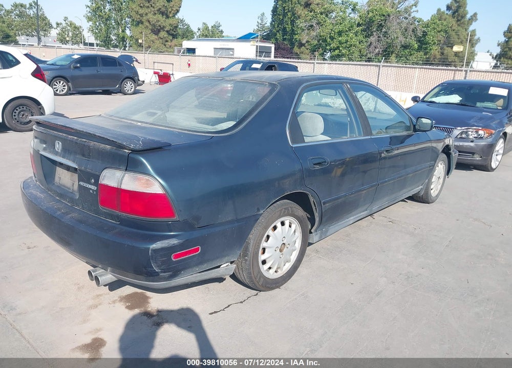 1997 HONDA ACCORD EX VIN: 1HGCD5652VA011182