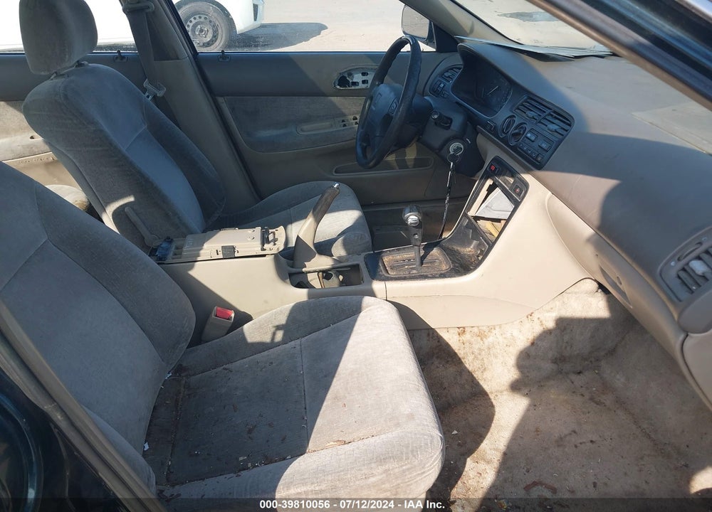 1997 HONDA ACCORD EX VIN: 1HGCD5652VA011182
