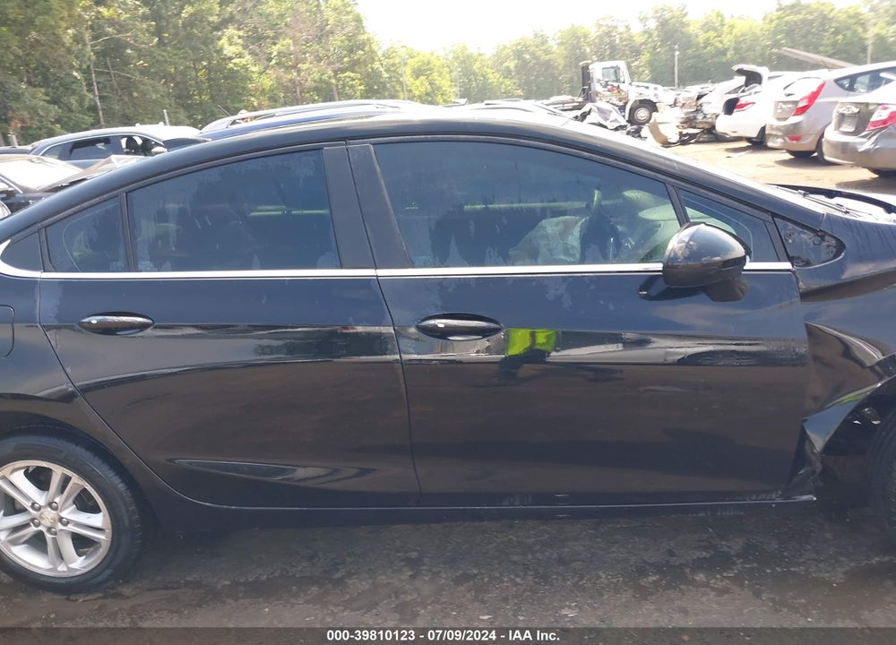 2017 CHEVROLET CRUZE LT AUTO VIN: 1G1BE5SM4H7235617