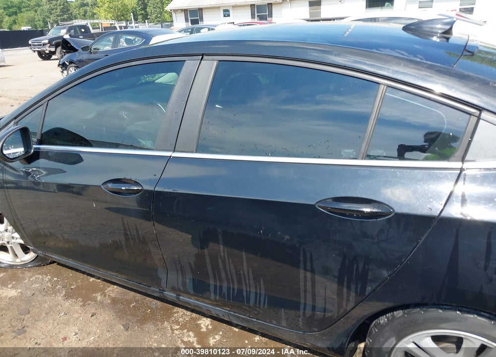 2017 CHEVROLET CRUZE LT AUTO VIN: 1G1BE5SM4H7235617