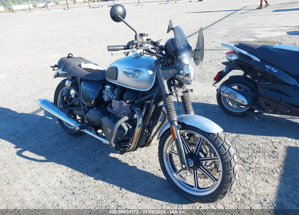 2015 TRIUMPH MOTORCYCLE BONNEVILLE VIN: SMT900K12FT677203