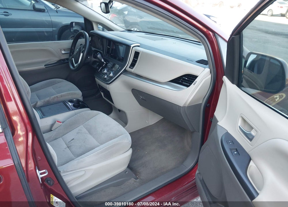 2017 TOYOTA SIENNA VIN: 5TDKZ3DC9HS844261