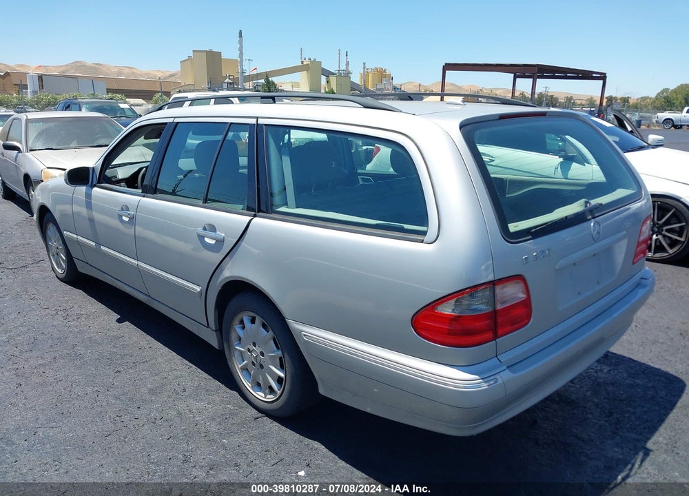 2002 MERCEDES-BENZ E 320 VIN: WDBJH65J42X077139