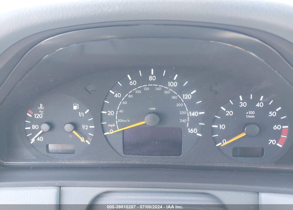 2002 MERCEDES-BENZ E 320 VIN: WDBJH65J42X077139