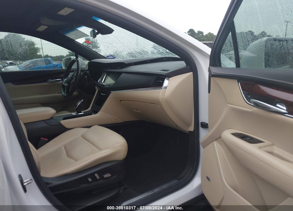 2017 CADILLAC XT5 PREMIUM LUXURY VIN: 1GYKNCRS8HZ214025