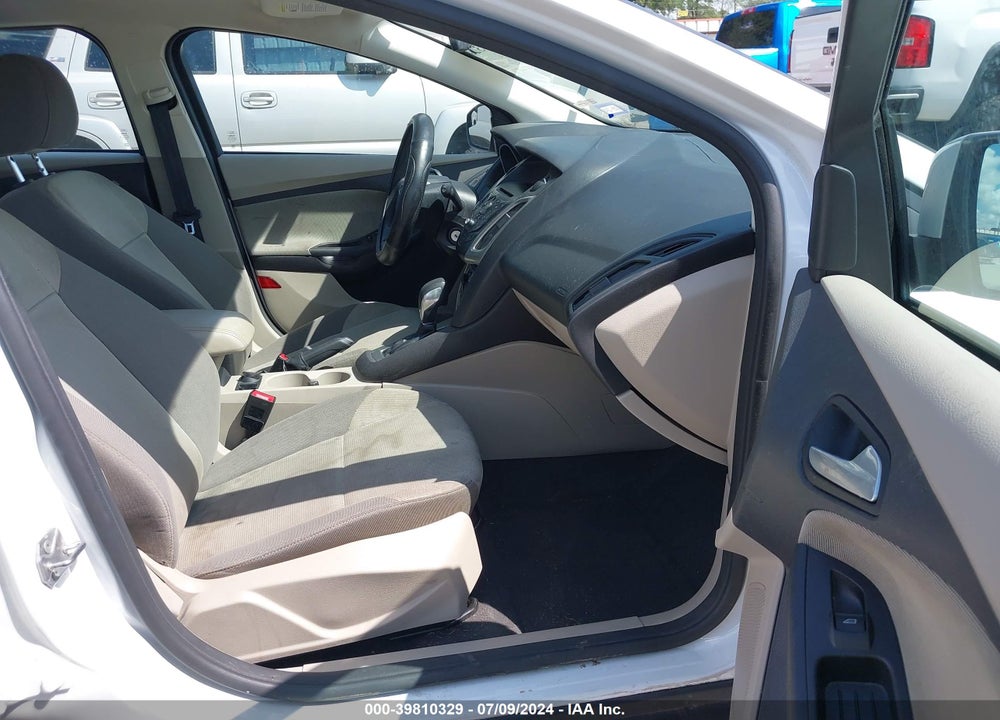 2014 FORD FOCUS SE VIN: 1FADP3K21EL229425
