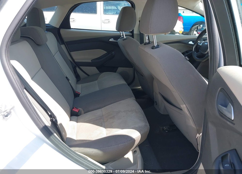 2014 FORD FOCUS SE VIN: 1FADP3K21EL229425